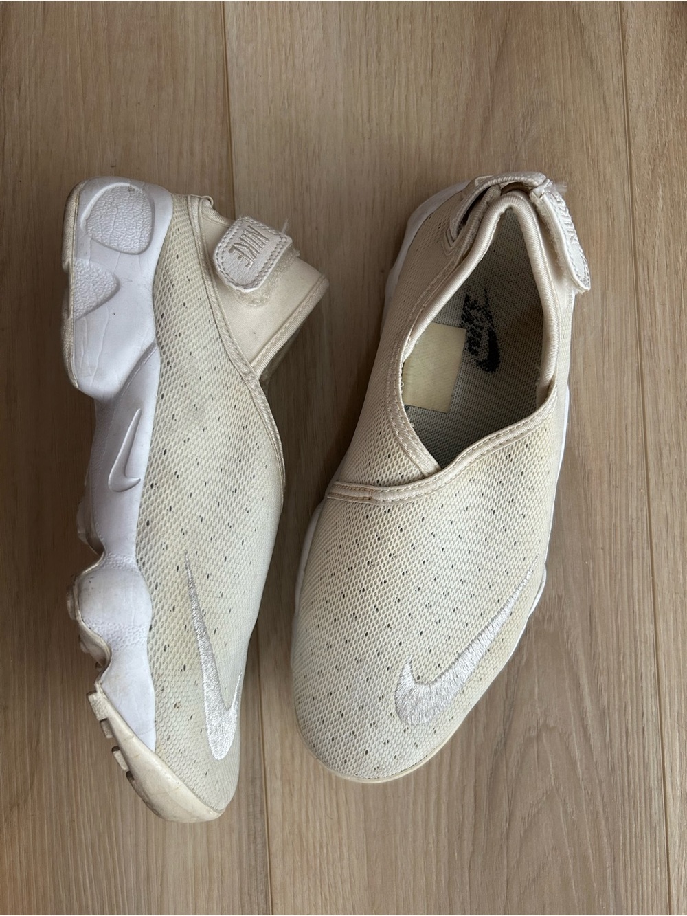 Nike Kids Cream Slip-On Sneakers
